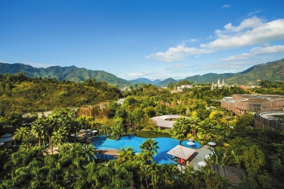 半月山温泉全景图
