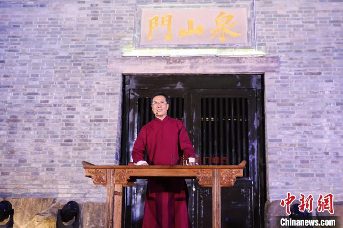 《泉州讲古·城门系列》将定期在泉山门进行节目录制。　孙虹 摄