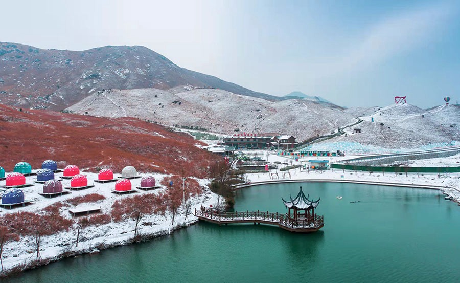 宁德柘荣县东源乡鸳鸯草场，白雪与湖水构成绝美山水画。魏发松摄