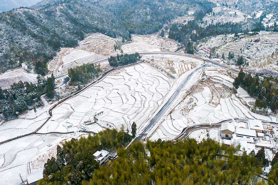 宁德柘荣县东源乡绸岭村，仿佛雪中仙境。魏发松摄