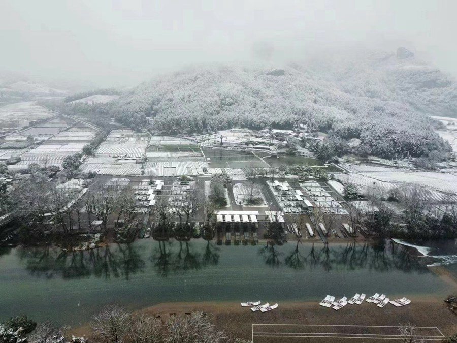 武夷山春雪。郑国虎摄