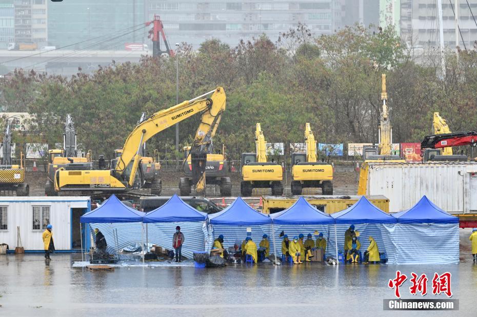 香港特区政府在中央支持下全力建设隔离措施