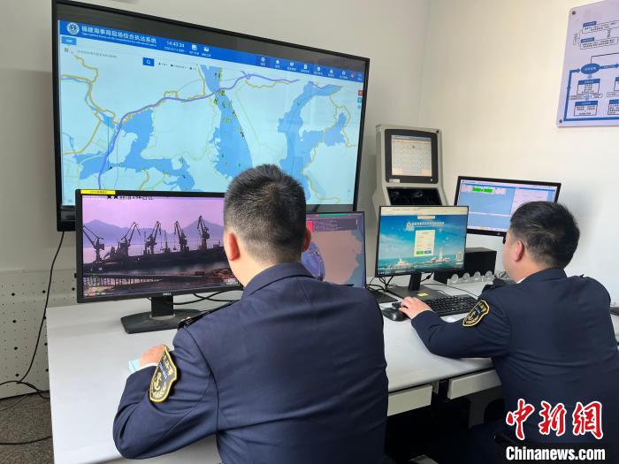 远程开展检查。　王荣 供图