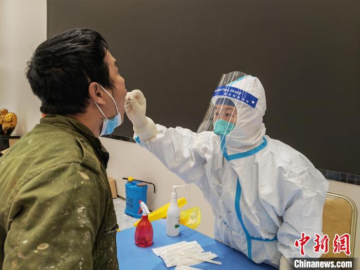医务人员筑起“检测屏障”非遗传承人试点应用中医药抗疫