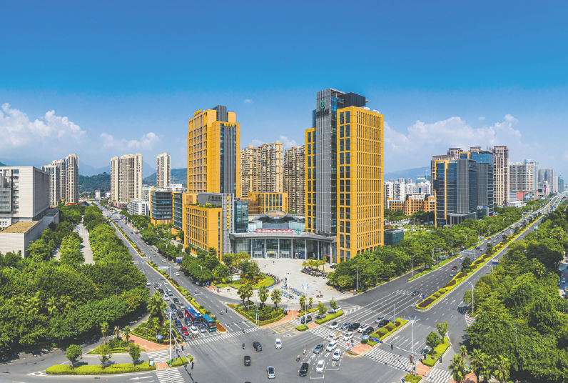 四面青山双江水的龙岩市 赖志妍 摄