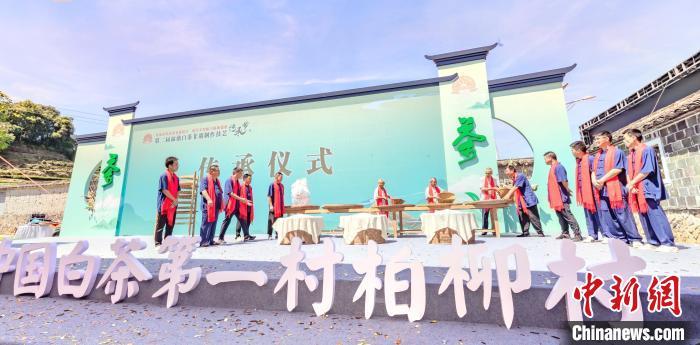 传承仪式现场。　王瑜 供图