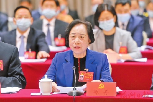 一辈子当好居民群众的“服务员”
