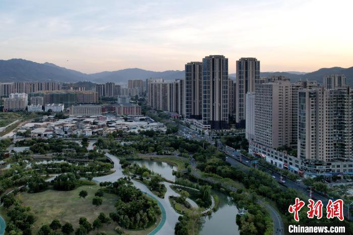 龙岩中心城区的龙津湖公园。　张金川 摄
