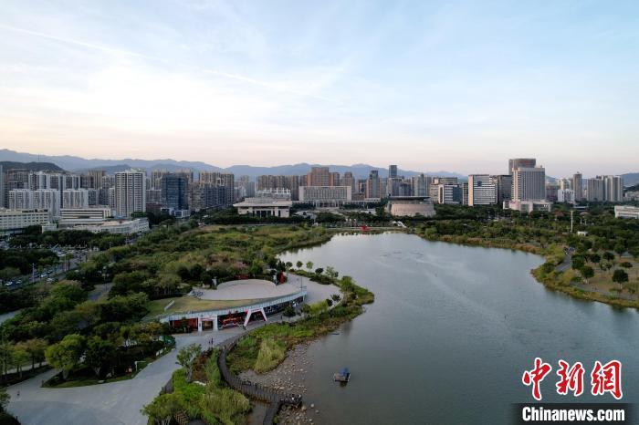 龙岩中心城区龙津湖公园。　张金川 摄