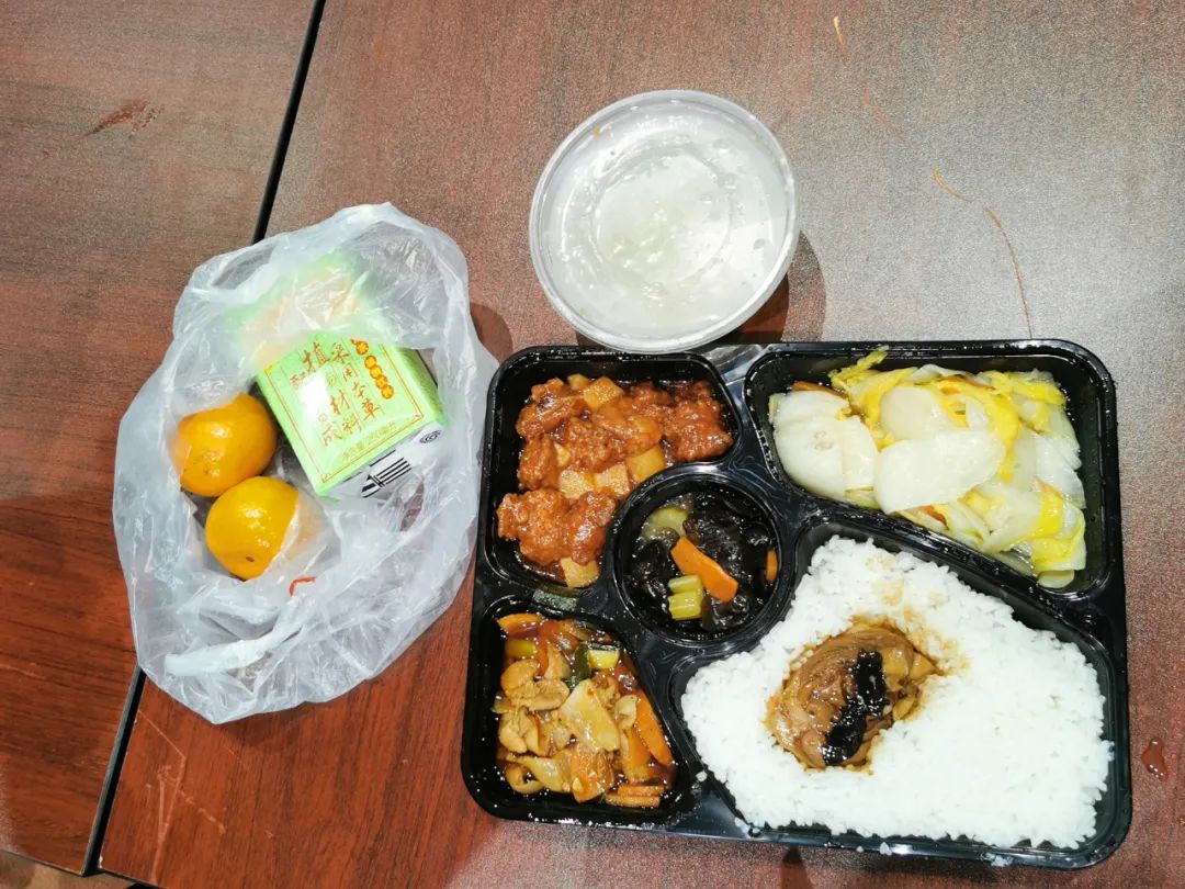 福州方舱医院如何运转？舱内医疗、生活怎样？记者视频连线！
