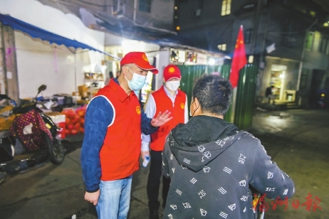 四万干部全脱产　抗疫一线志愿红