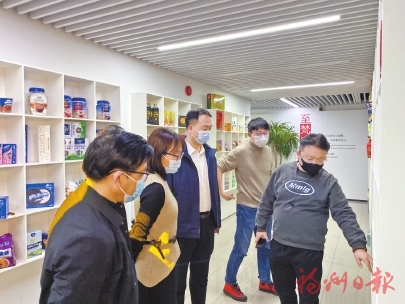 走出去敲门招商　引进来共谋发展