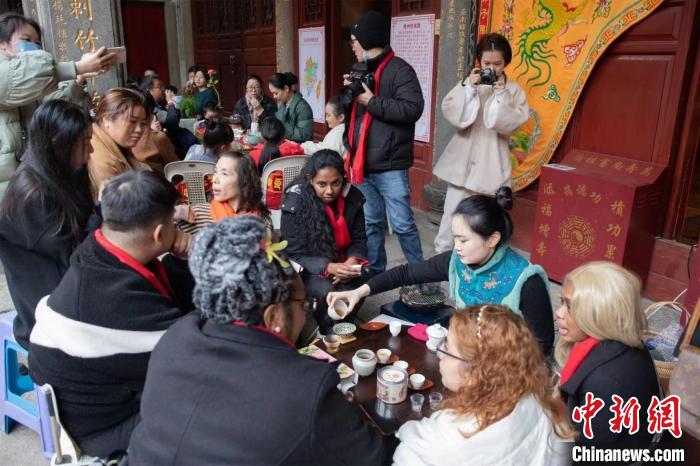 “两岸茶人庆元宵 家国情怀共团圆”主题茶会现场。　洪植锦供图