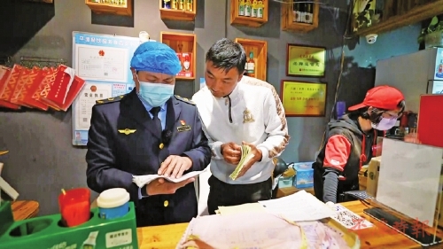 “把脉”餐饮条件　护航食安平潭