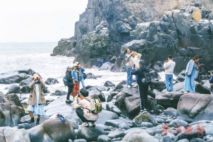 打卡穿越风浪的海峡天路