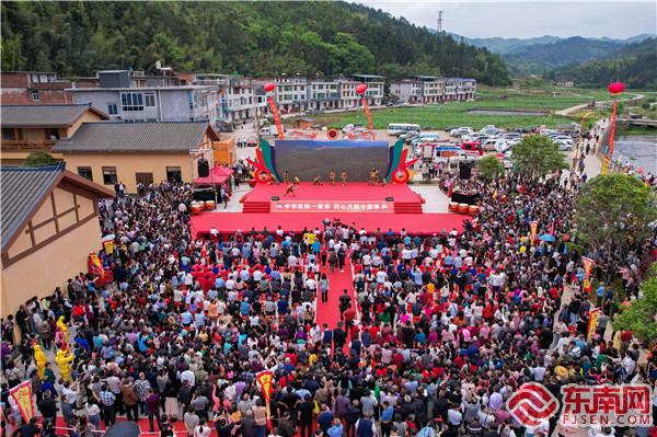 会场航拍 黄尉峰.jpg