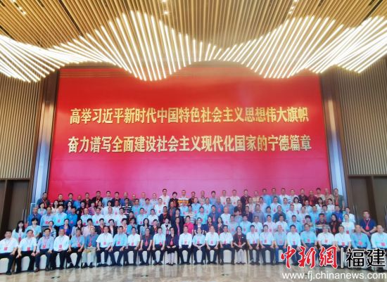合影留念。林榕生 摄
