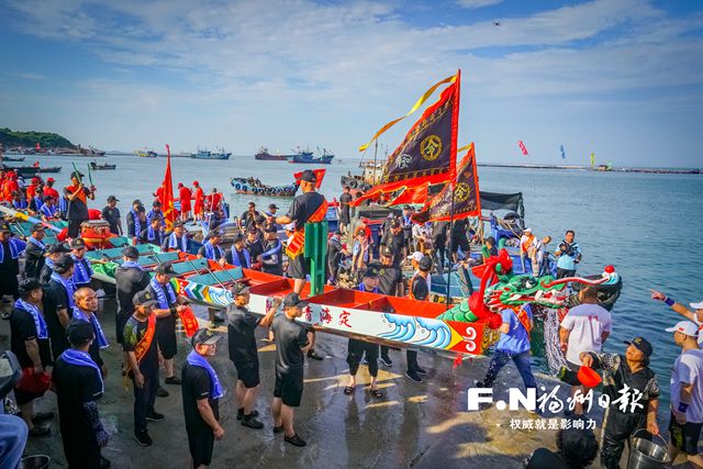 “蛟龙”竞渡定海湾 该活动始于明代
