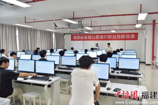 　　图为造价技能操作。