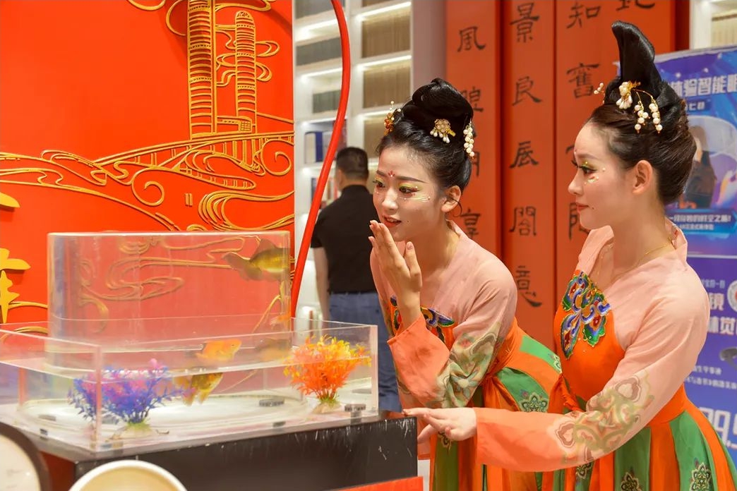乐享文化大餐!一起“玩转”非遗! 乐享文化大餐!一起“玩转”非遗!