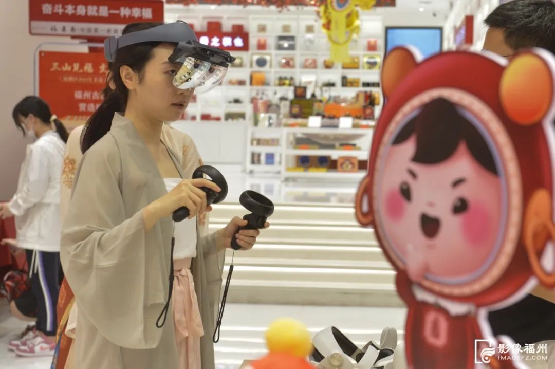 乐享文化大餐!一起“玩转”非遗! 乐享文化大餐!一起“玩转”非遗!