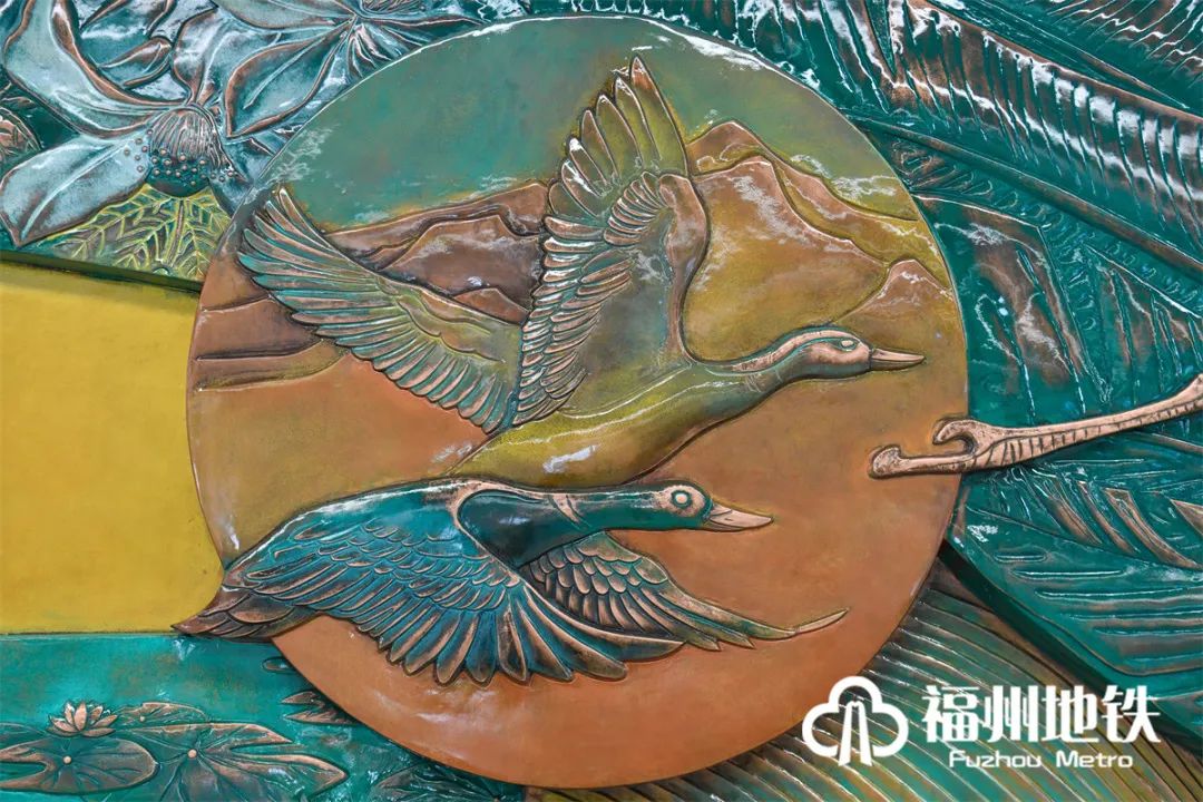 最新揭秘!福州地铁4号线车站内,藏着这些惊喜→ 最新揭秘!福州地铁4号线车站内,藏着这些惊喜→