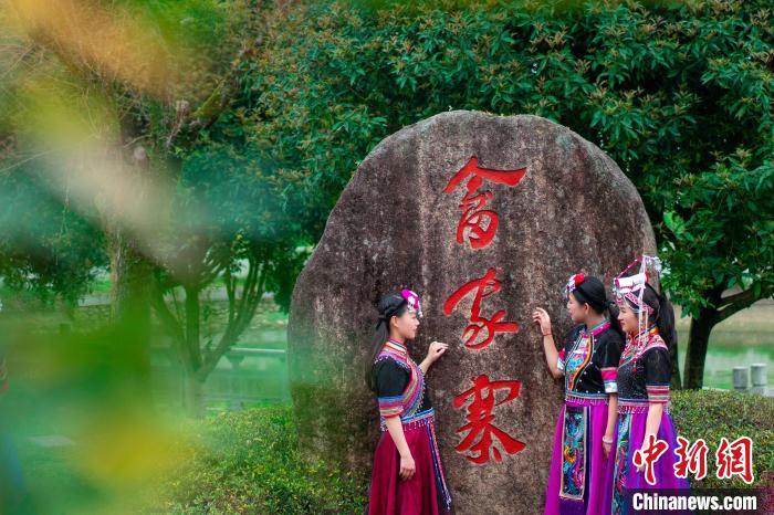拥有美丽自然田园风光的上金贝村，畲族文化底蕴深厚。金涵畲族乡政府供图