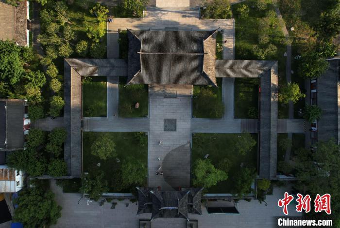 图为10月3日，航拍福州南公园。(无人机照片) 中新网记者 张斌 摄