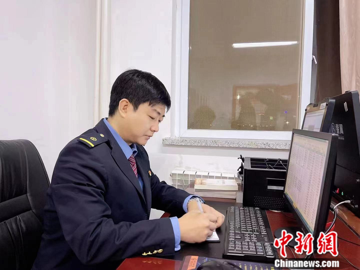 李沛在工作中 国铁西安局西安西站供图