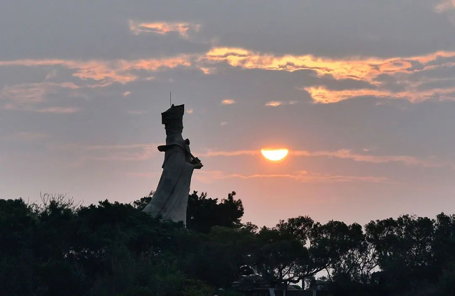 莆田仙游县西苑乡石谷解拍摄的日出。张宏锋摄