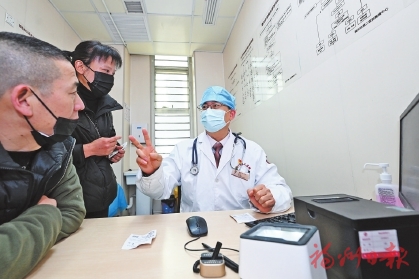 坚守岗位 护万家团圆 坚守岗位 护万家团圆