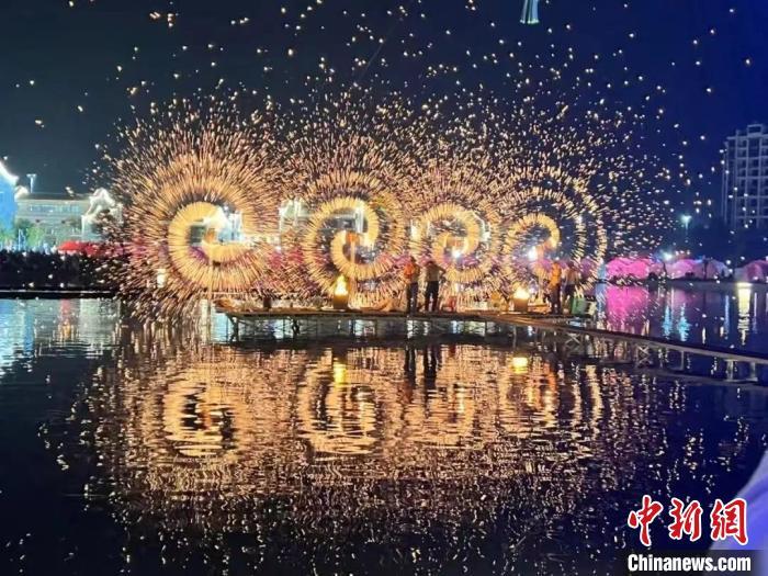 福安五福不夜城·宋潮游园。　文旅福安 供图