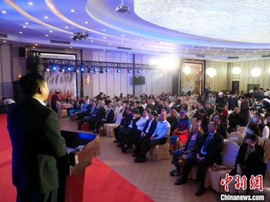 近500名台胞台商台青相聚厦门迎春联谊。　(湖里区供图)