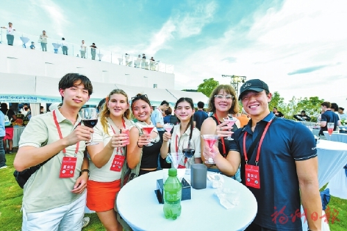 难忘今夏　友谊长存