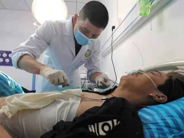三年坚守，谢谢你们！洁白的哈达献给泉州这群人