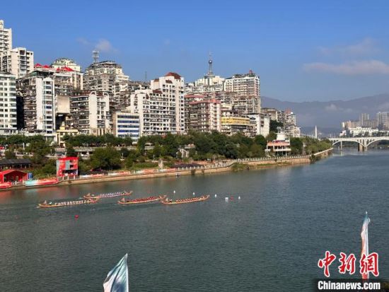 比赛现场。张丽君 摄影