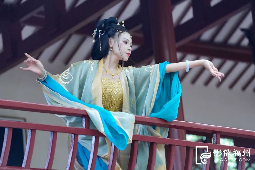 “花神”巡游 扮靓西湖! “花神”巡游 扮靓西湖!