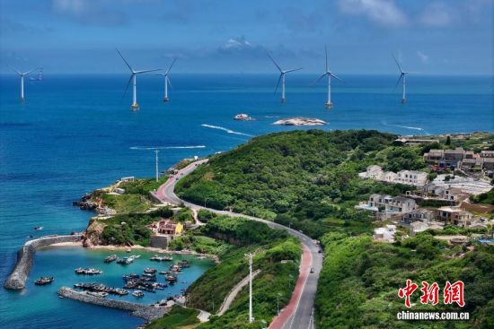 8月25日，航拍福建平潭长江澳美景。（无人机照片）中新社记者 王东明 摄