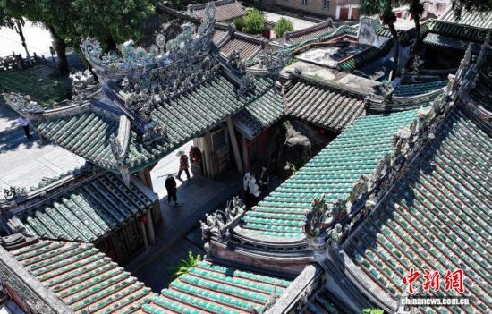 图为9月12日，航拍东山关帝庙一角。东山关帝庙始建于明洪武二十年(1387年)，建筑面积680平方米，与山西运城关帝庙、河南洛阳关帝庙、湖北当阳关帝庙并称“中国四大关帝庙”。(无人机照片)中新社记者 张斌 摄