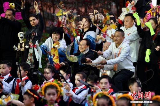 12月12日,泉州国际木偶展演在世界遗产城市、中国知名侨乡福建泉州启动。中新社记者 王东明 摄 12月12日,泉州国际木偶展演在世界遗产城市、中国知名侨乡福建泉州启动。中新社记者 王东明 摄