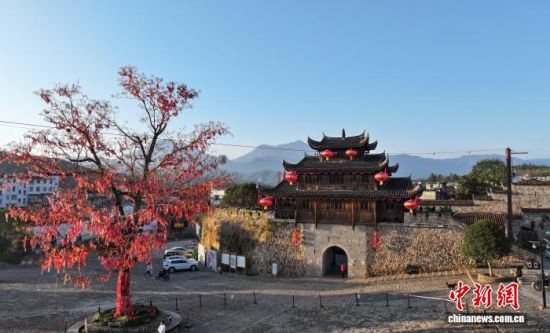 图为和平古镇。(无人机航拍)万琪 摄