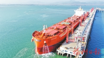 全球最大级别CABU船　首靠福州港