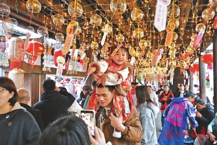福地灯如海　非遗韵无边