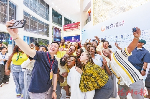 内需主导　开放共赢