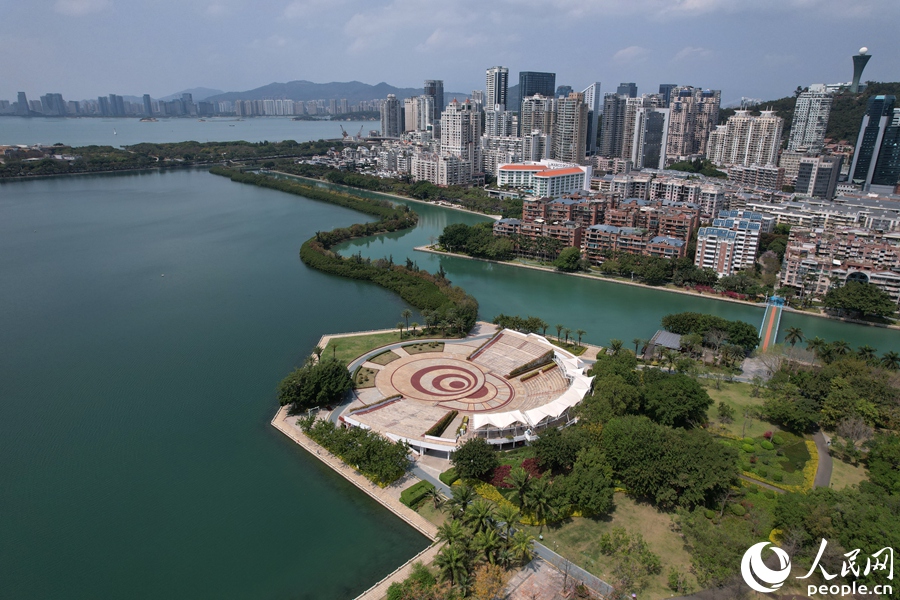 筼筜湖的治理实践实现“生态、经济、民生、社会”等综合效益。人民网记者 陈博摄